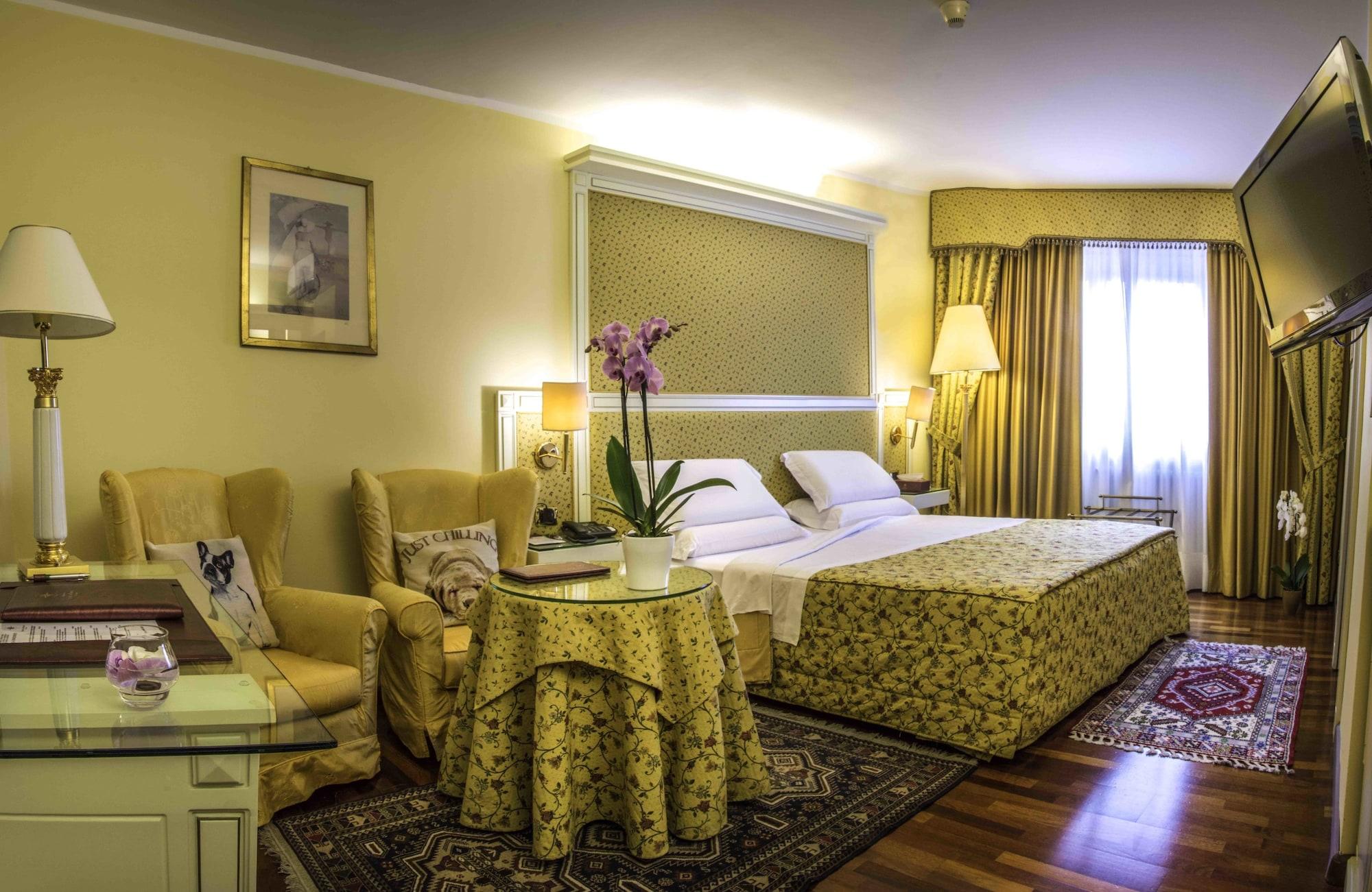 Hotel La Bussola โนวารา ภายนอก รูปภาพ