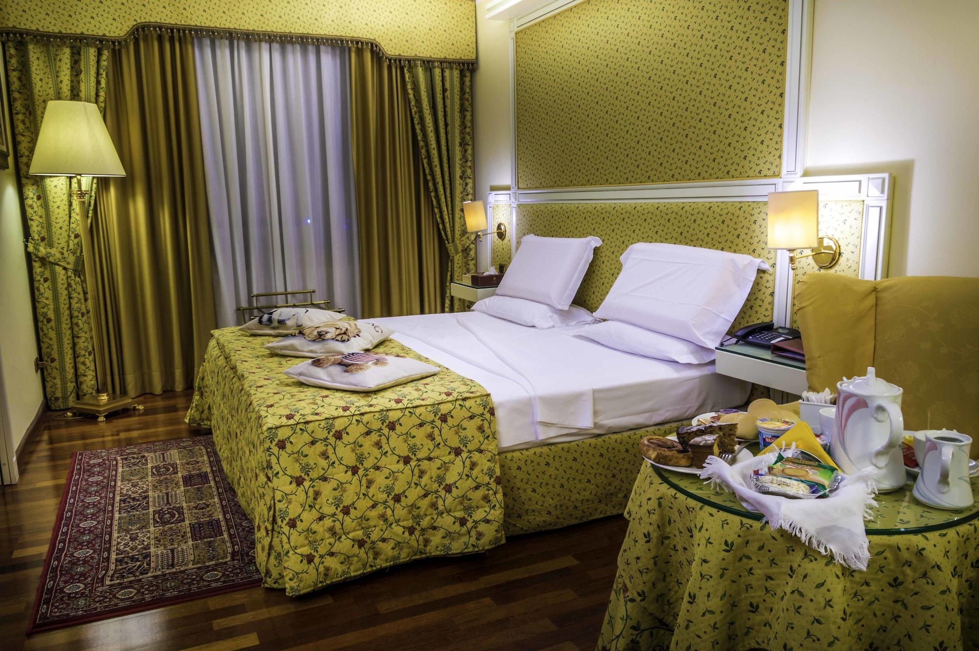 Hotel La Bussola โนวารา ภายนอก รูปภาพ