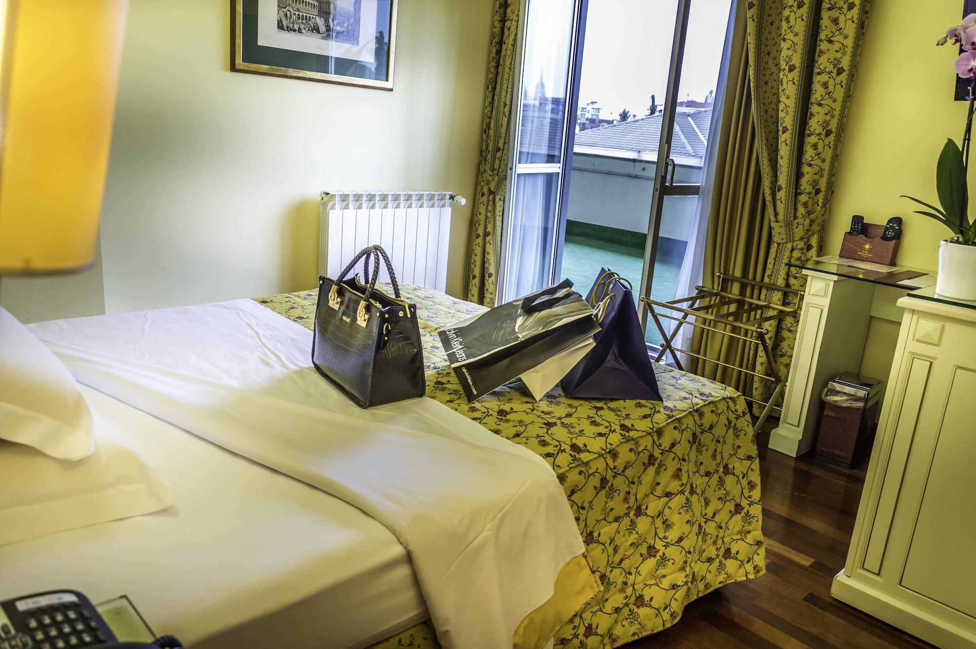 Hotel La Bussola โนวารา ภายนอก รูปภาพ